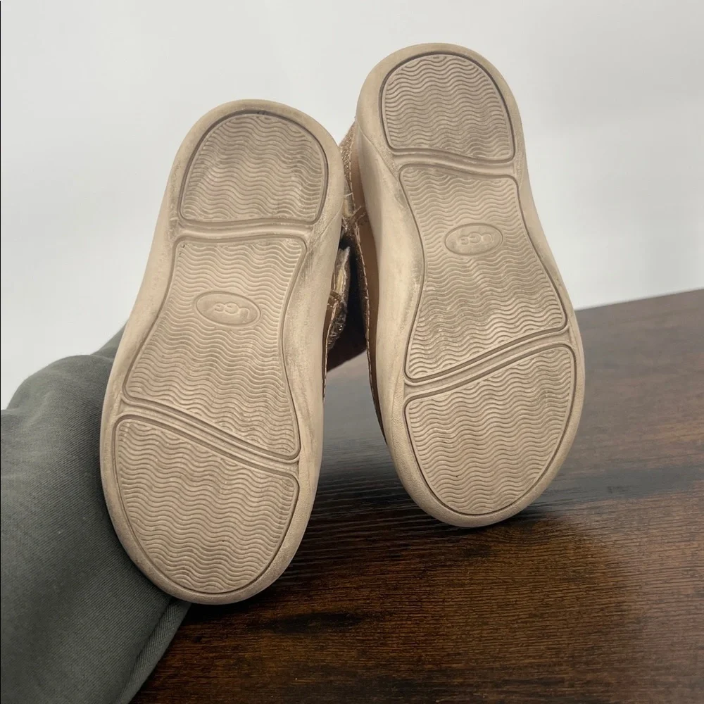 UGG Toddler Classic Short Gold Glitter Boots Size 7